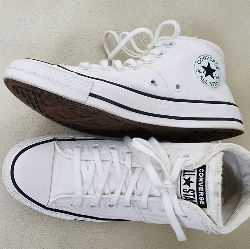 Women's Converse Size 7 Sneakers  Shoes CTAS Lift HI Color White/Black